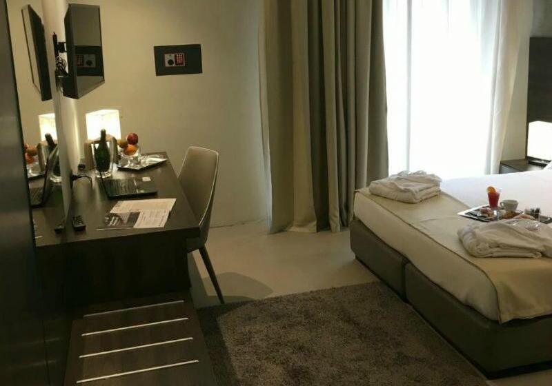 Quarto superior, Portobay Marques