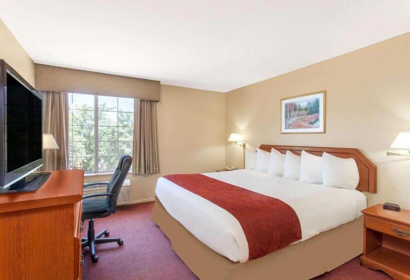 Номер Стандарт Адаптированный для Инвалидов, Ramada By Wyndham Fresno Northwest