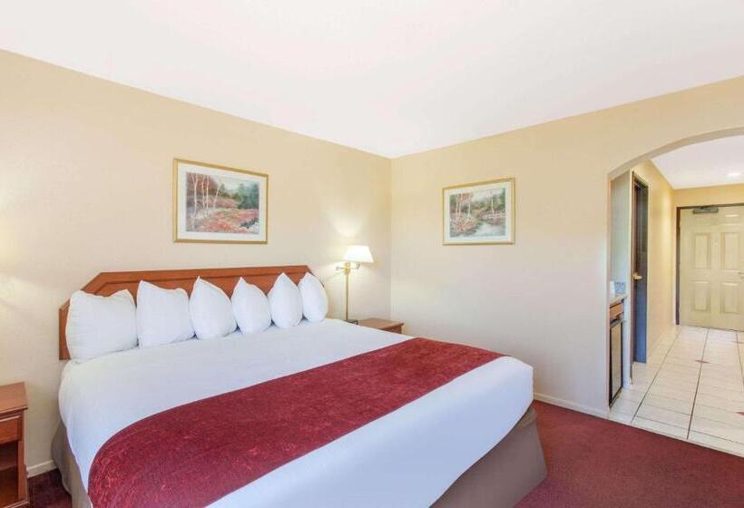 Студия Стандарт, Ramada By Wyndham Fresno Northwest