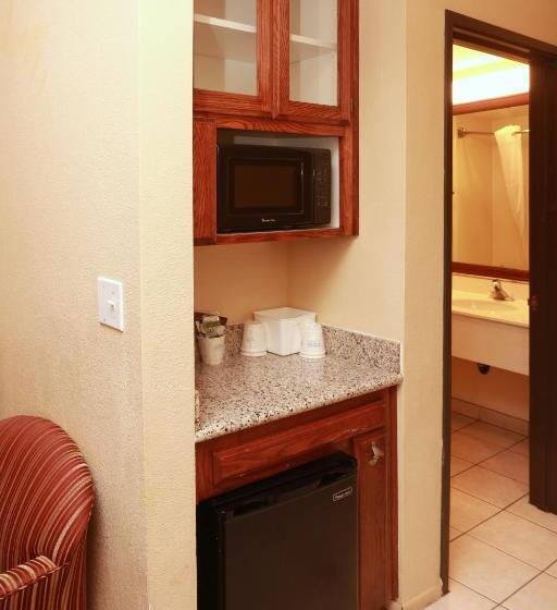 Номер Deluxe, Ramada By Wyndham Fresno Northwest