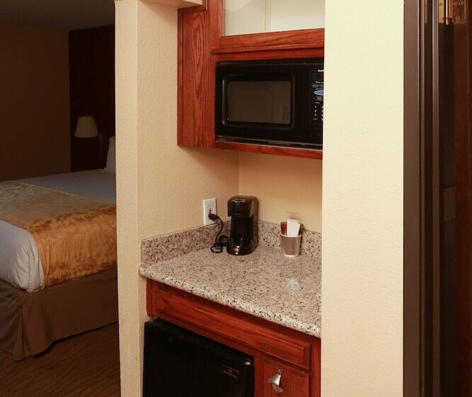 Номер Deluxe, Ramada By Wyndham Fresno Northwest