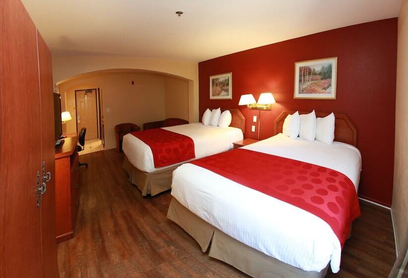 Номер Deluxe, Ramada By Wyndham Fresno Northwest