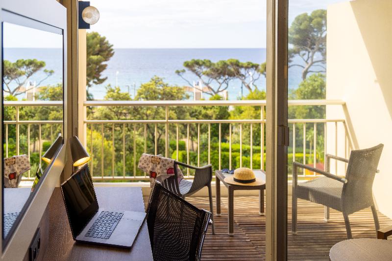 Номер Deluxe, Luxotel Cannes