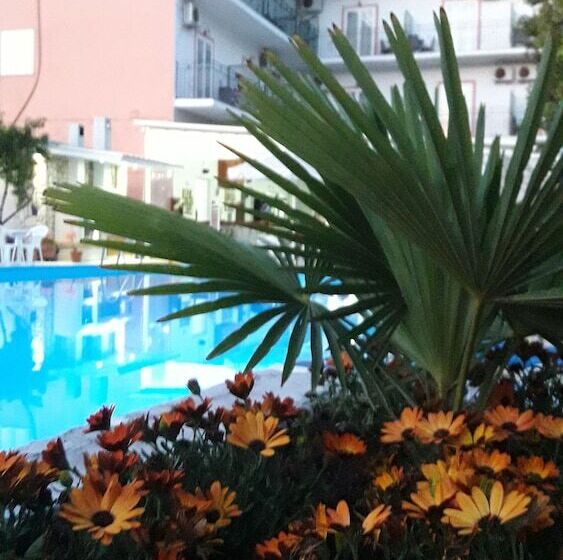 Семейный Номер, Angela Hotel and Apartments