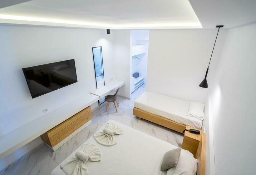Номер Superior, Lardos Bay