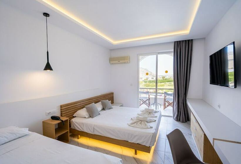 Номер Superior, Lardos Bay