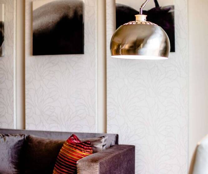 스위트, Southern Sun Rosebank, Johannesburg