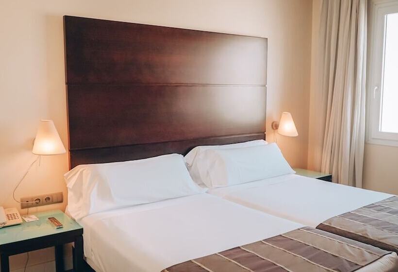 Номер Комфорт, Vertice Sevilla Aljarafe
