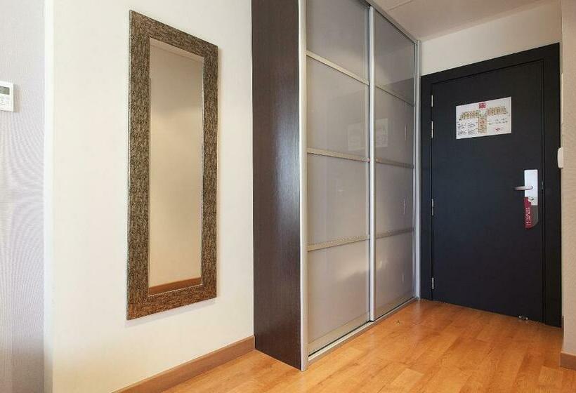 Номер Комфорт, Vertice Sevilla Aljarafe