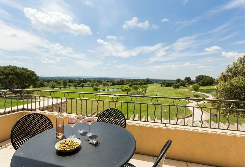 Апартаменты 1 Спальня, Madame Vacances Domaine Du Provence Country Club Service Premium