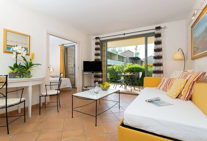 Апартаменты 1 Спальня, Madame Vacances Domaine Du Provence Country Club Service Premium