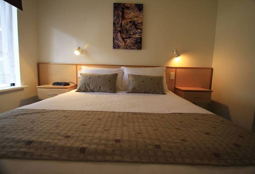 Апартаменты 4 Спальни, Margarets Beach Resort