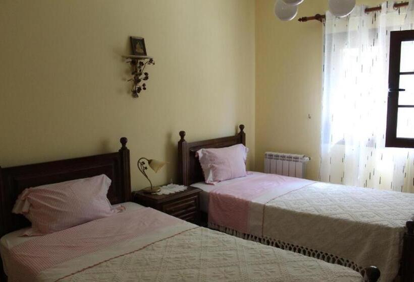 Вилла с 1 спальней и бассейном, Quinta De Gestacos