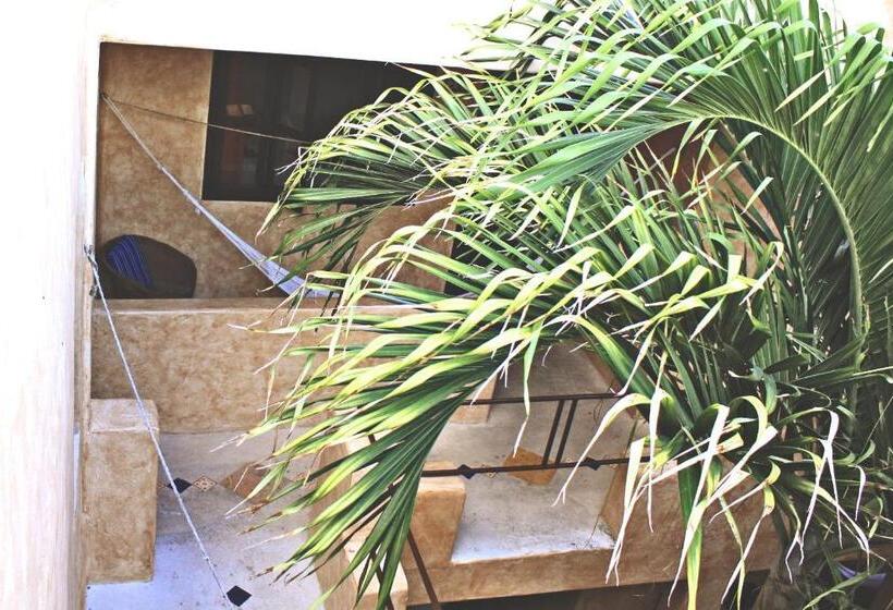 اتاق سوپریور با تخت بزرگ, Barrio Latino Hotel Drop And Go By Bestoffer Stays
