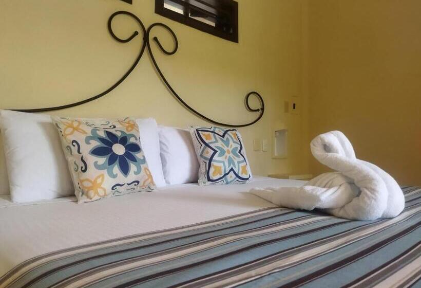 اتاق سوپریور با تخت بزرگ, Barrio Latino Hotel Drop And Go By Bestoffer Stays