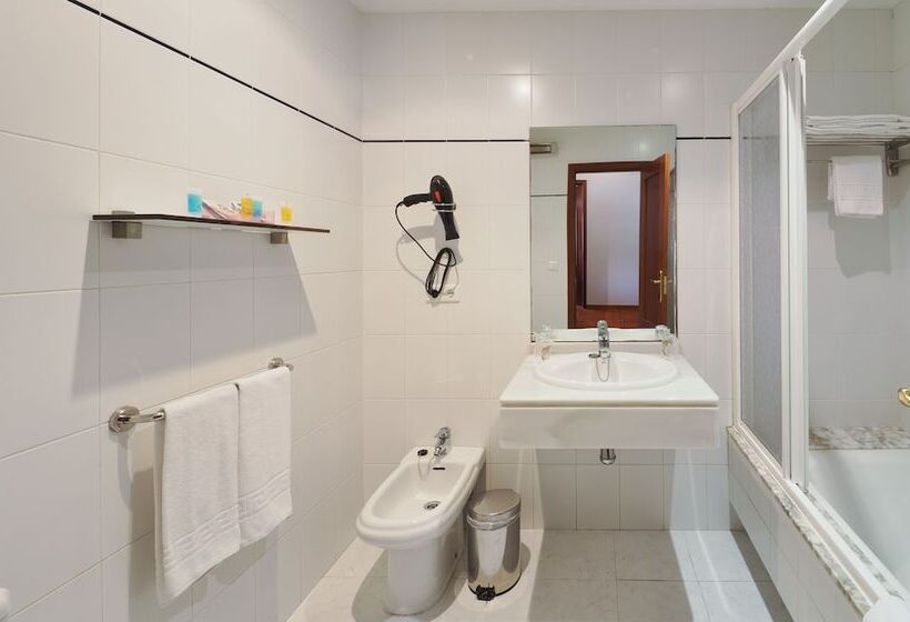 اتاق استاندارد سه نفره, Apartamentos Dabarca
