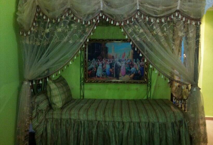 اتاق استاندارد یک نفره, Moroccan House