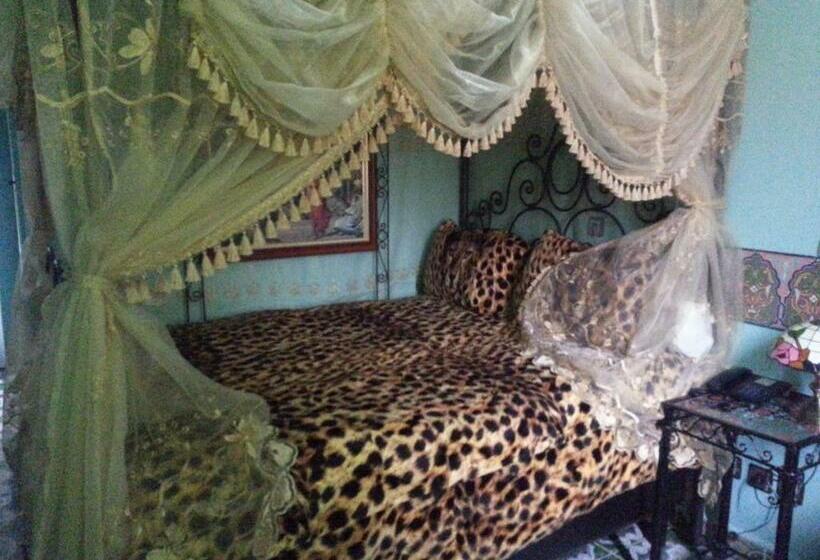 اتاق استاندارد یک نفره, Moroccan House