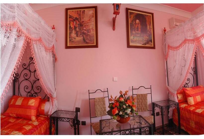 اتاق کلاسیک سه تخته, Moroccan House
