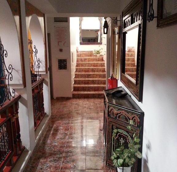 اتاق استاندارد چهار تخته, Moroccan House