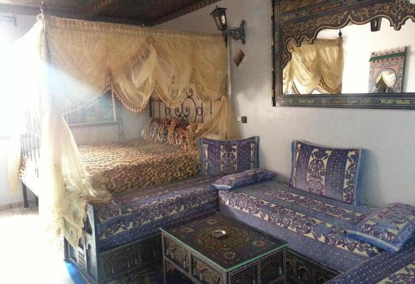 اتاق استاندارد چهار تخته, Moroccan House