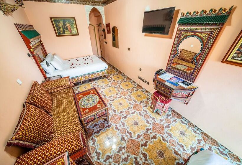 اتاق استاندارد چهار تخته, Moroccan House