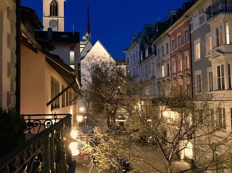 اتاق سوپریور با تخت بزرگ, Platzhirsch Zürich   Downtown Boutique Hotel & Sushi Lounge