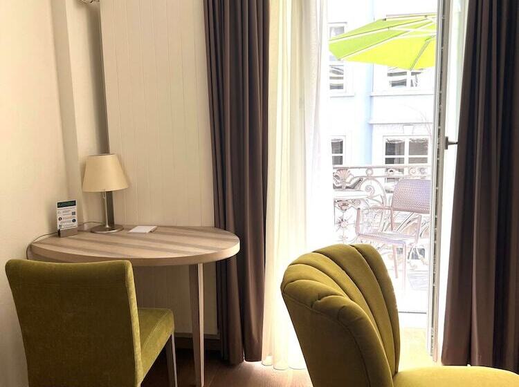 استودیوی سوپریور, Platzhirsch Zürich   Downtown Boutique Hotel & Sushi Lounge