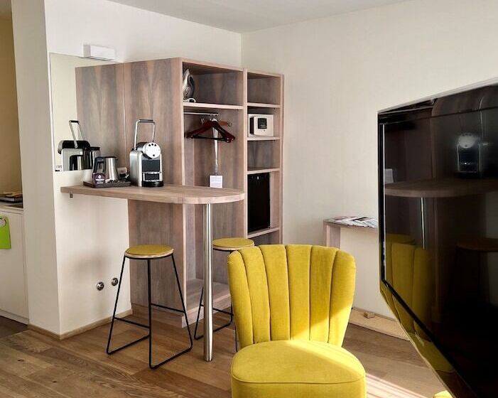 استودیوی سوپریور, Platzhirsch Zürich   Downtown Boutique Hotel & Sushi Lounge