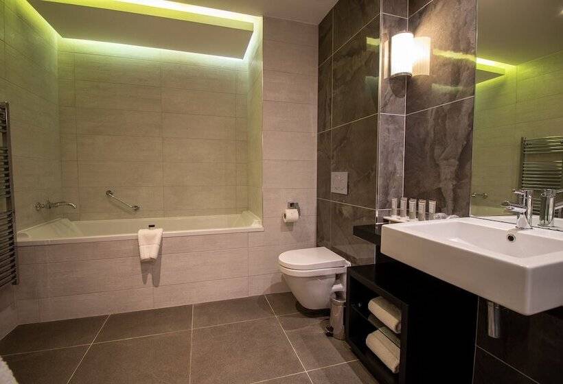 سوییت جونیور, Fota Island Hotel And Spa