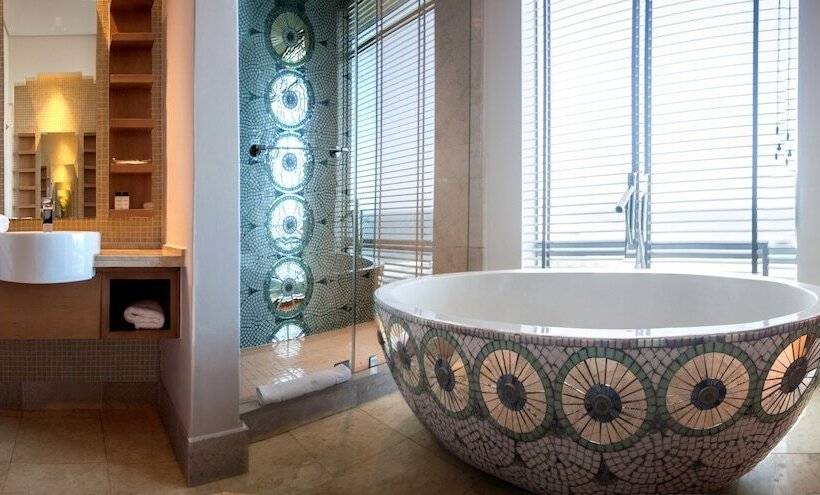 Пентхаус Люкс, Suncoast Hotel & Towers