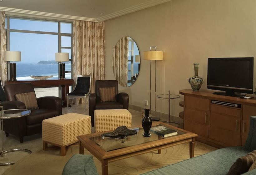 阁楼套房, Suncoast Hotel & Towers