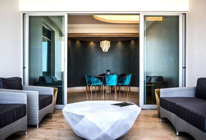 Пентхаус Люкс, Suncoast Hotel & Towers