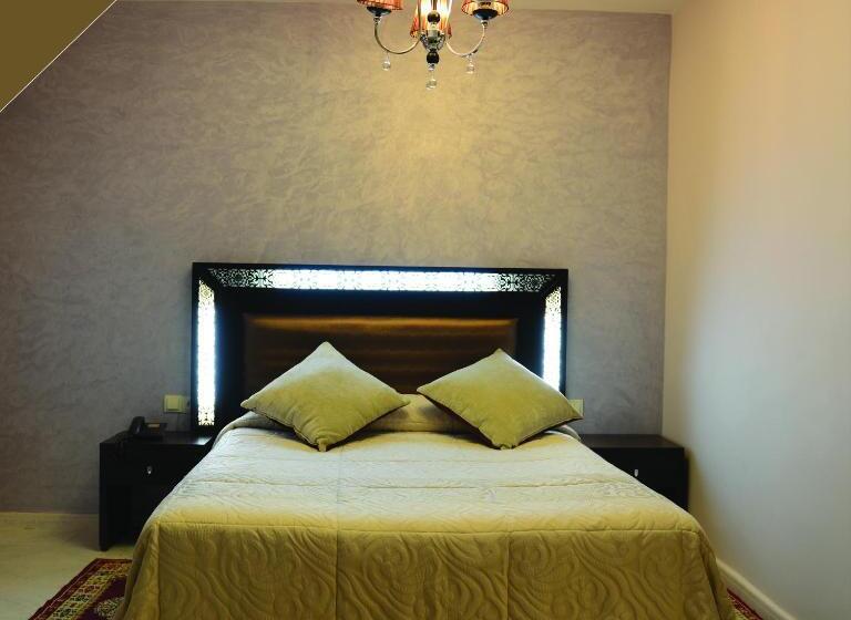 Quarto Estandar, El Yacouta