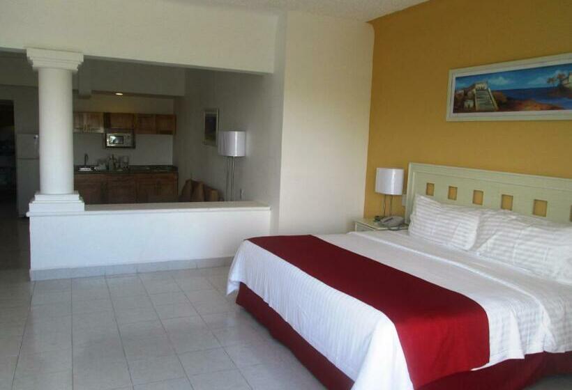 Standard Studio King Bed, Ocean View Cancun Arenas