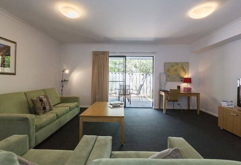 Апартаменты 3 Спальни, Leeuwin Apartments