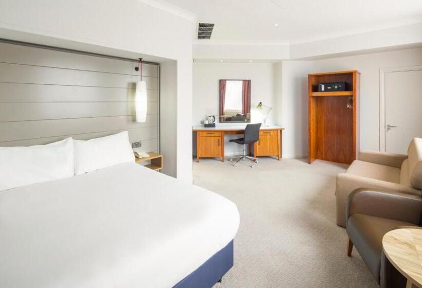 اتاق استاندارد با تخت دو نفره بزرگ برای معلولان, Holiday Inn Peterborough West, An Ihg