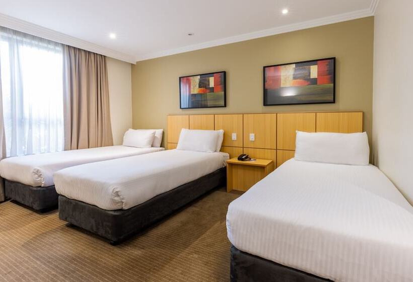 스탠다드 트리플 룸, Mercure Perth On Hay