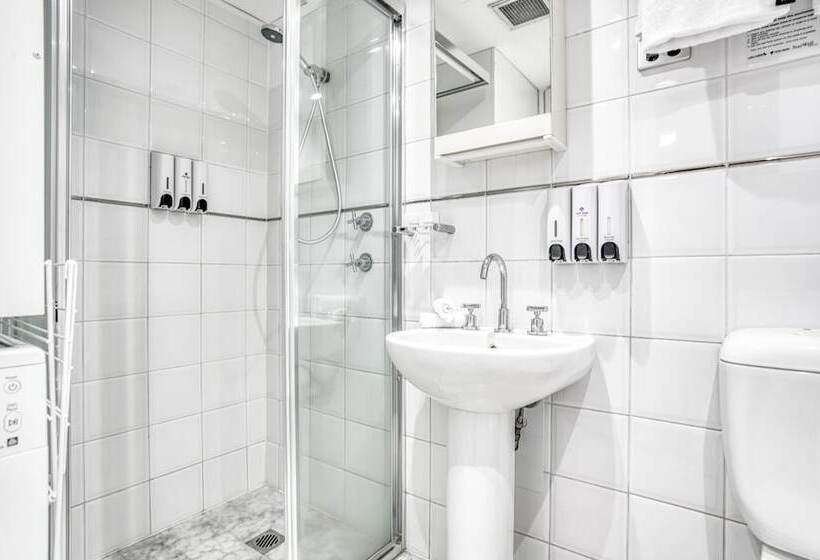 شقة غرفة واحدة, Park Regis Concierge Apartments