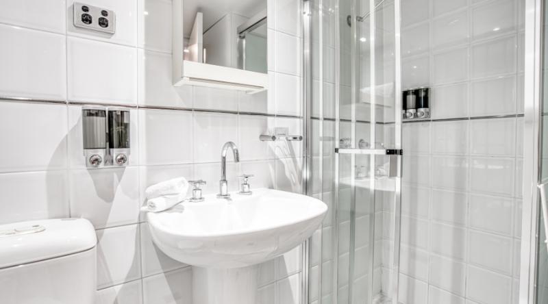 스탠다드 스튜디오, Park Regis Concierge Apartments