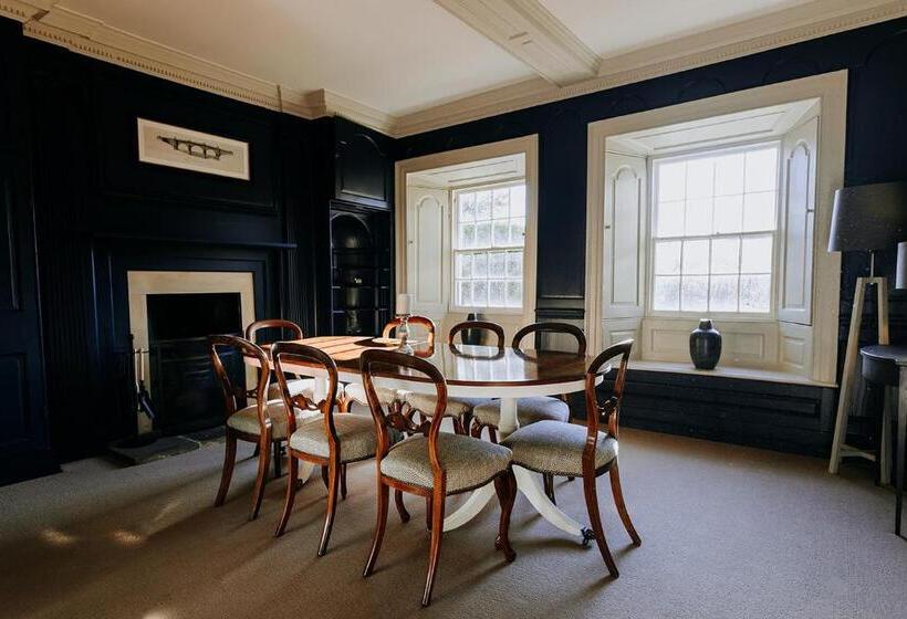 Дом 4 Спальни, Swinton Park