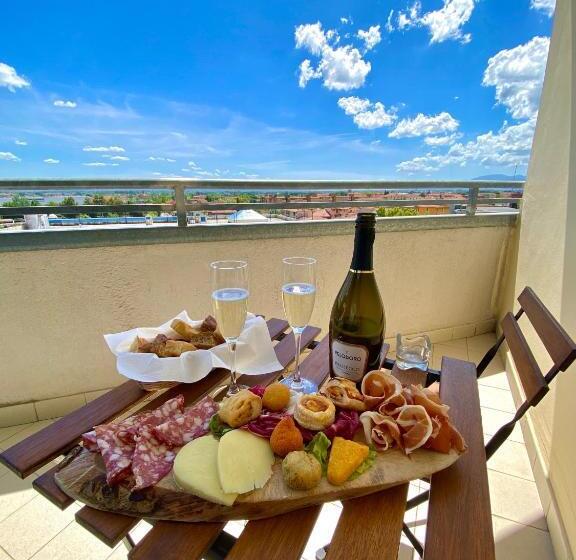 Номер Стандарт с Балконом, Tuscany Inn