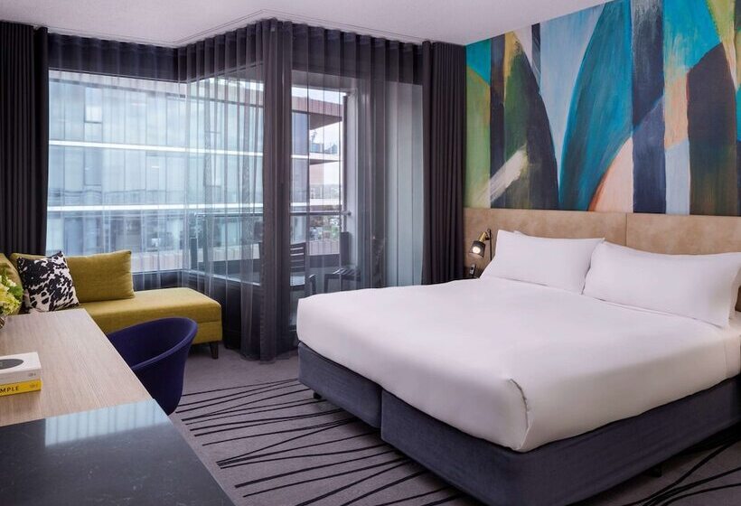 Quarto Estandar Cama Casal, Novotel Geelong