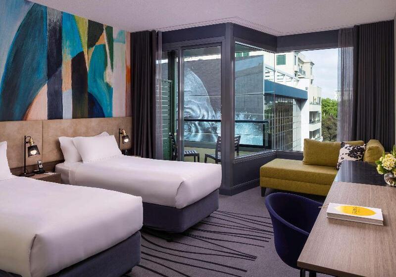 Quarto Estandar com Sacada, Novotel Geelong