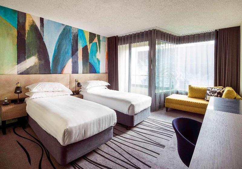 Quarto Estandar com Sacada, Novotel Geelong