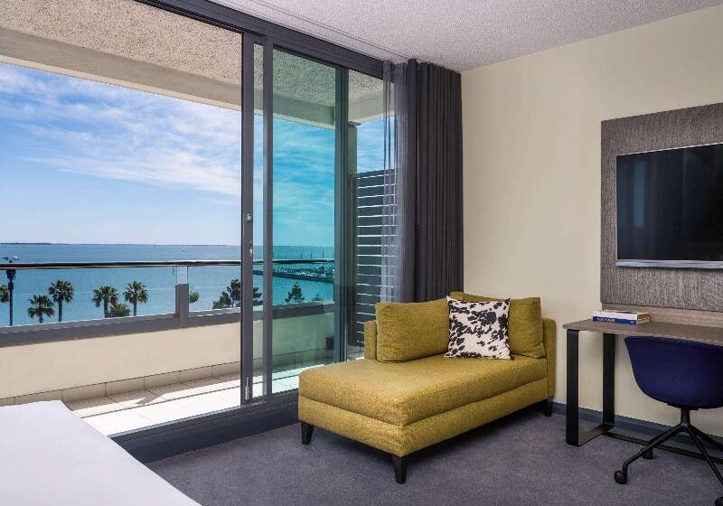 Quarto Deluxe com Sacada, Novotel Geelong