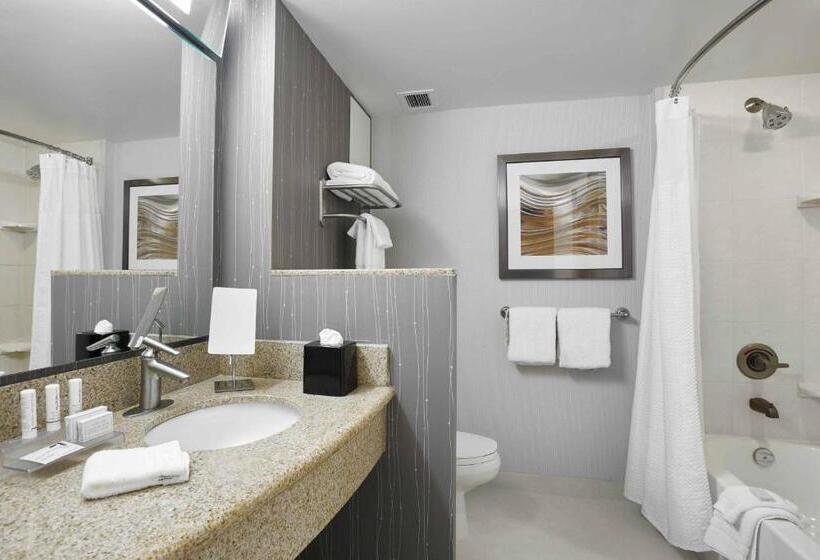 اتاق استاندارد اینتریور, Courtyard By Marriott Toronto Brampton