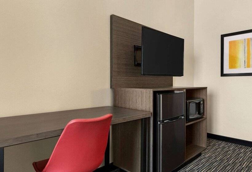 스위트, Ramada By Wyndham Marina