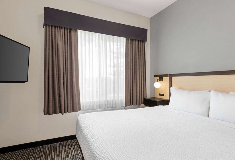 スイート, Ramada By Wyndham Marina