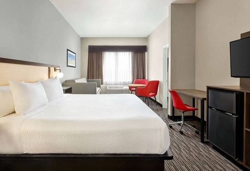 スイート, Ramada By Wyndham Marina
